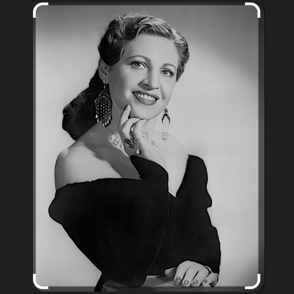 Givenchy Tortoiseshell Necklace - Vintage with History - Picture 5 of 15